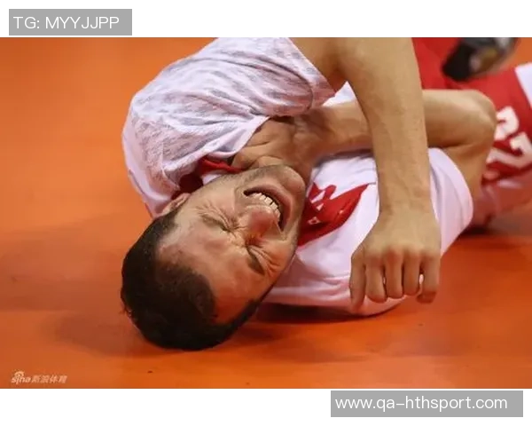 王钰栋热身赛遭泰国队飞踹重创痛苦倒地引发关注与担忧